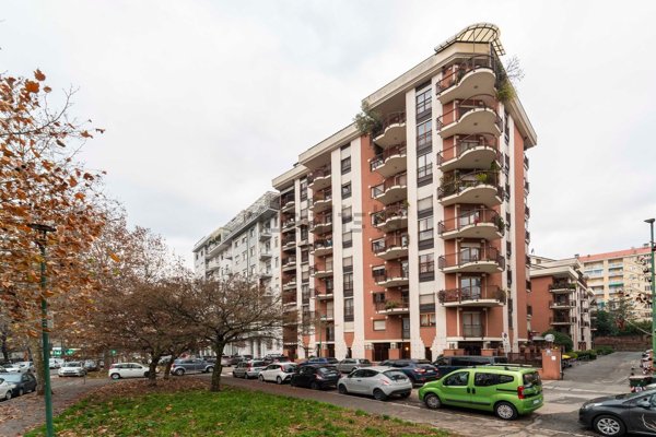 appartamento in vendita a Torino in zona Parella