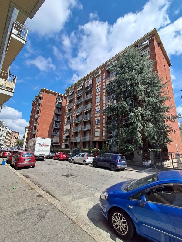 appartamento in vendita a Torino in zona Cenisia