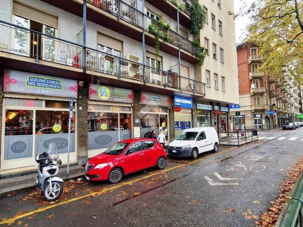 negozio in vendita a Torino in zona Pozzo Strada