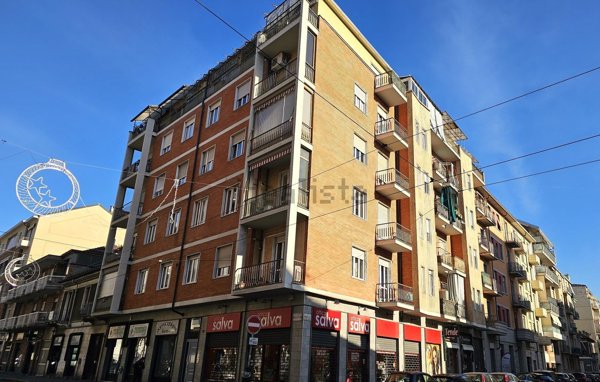 appartamento in vendita a Torino in zona Borgata Vittoria