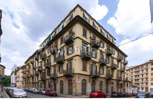 appartamento in vendita a Torino in zona Aurora