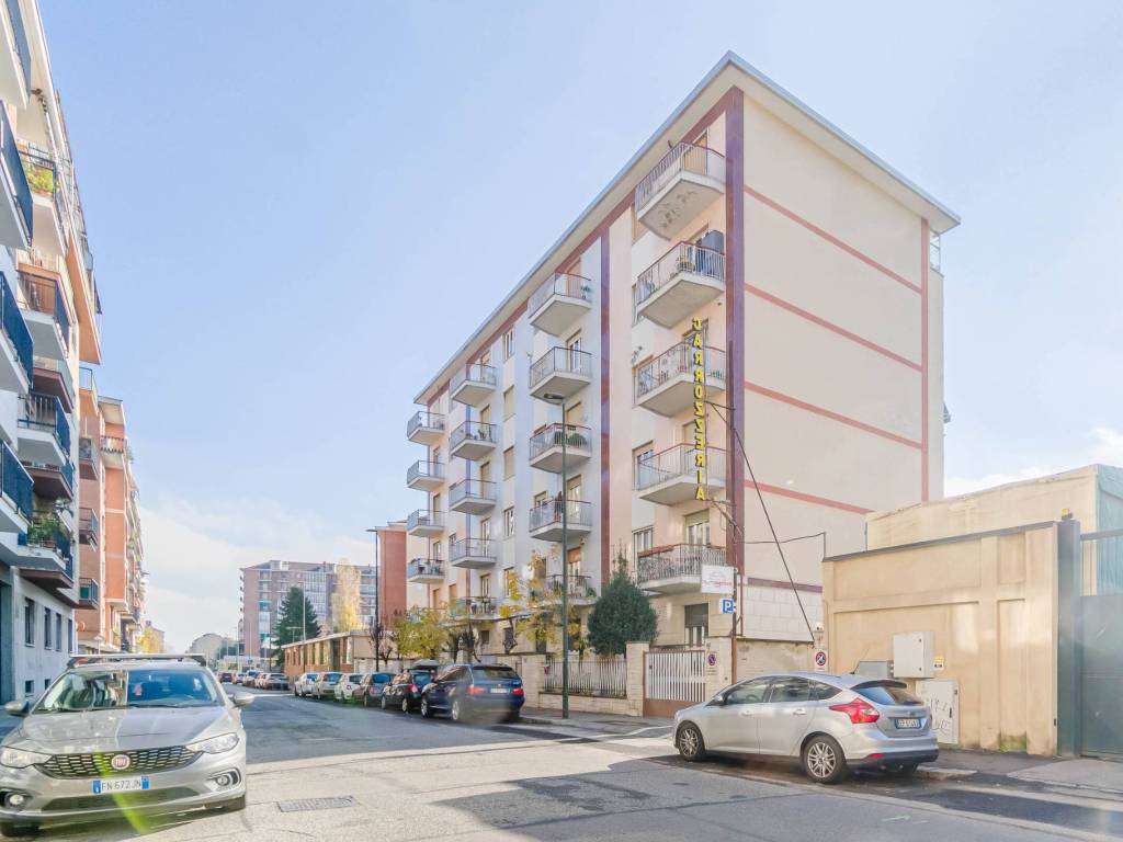 appartamento in vendita a Torino in zona Parella
