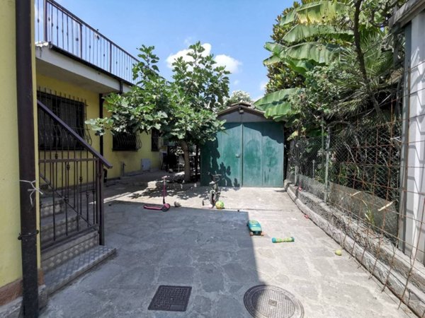 casa indipendente in vendita a Torino in zona Cit Turin