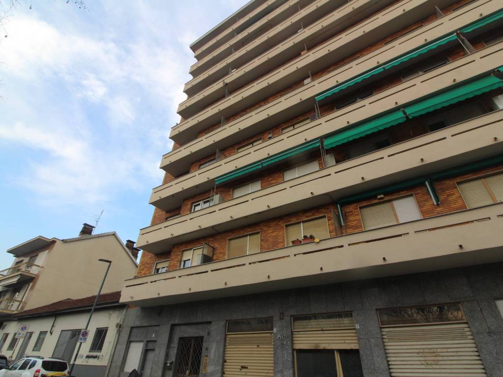 appartamento in vendita a Torino in zona Lingotto