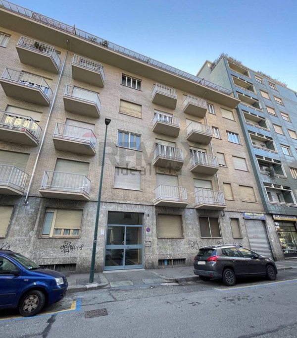 appartamento in vendita a Torino in zona Cit Turin