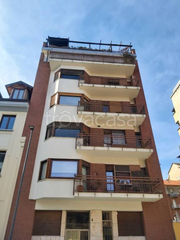 appartamento in vendita a Torino in zona Cit Turin
