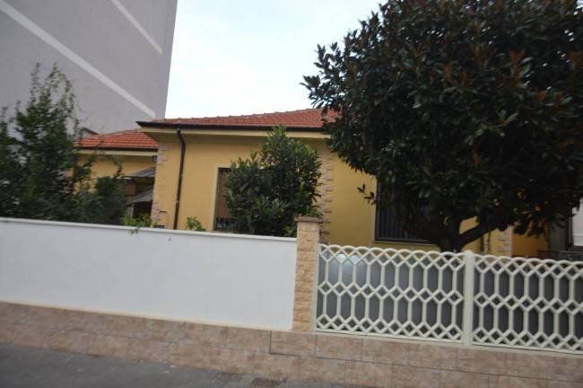 casa indipendente in vendita a Torino in zona Mirafiori Sud