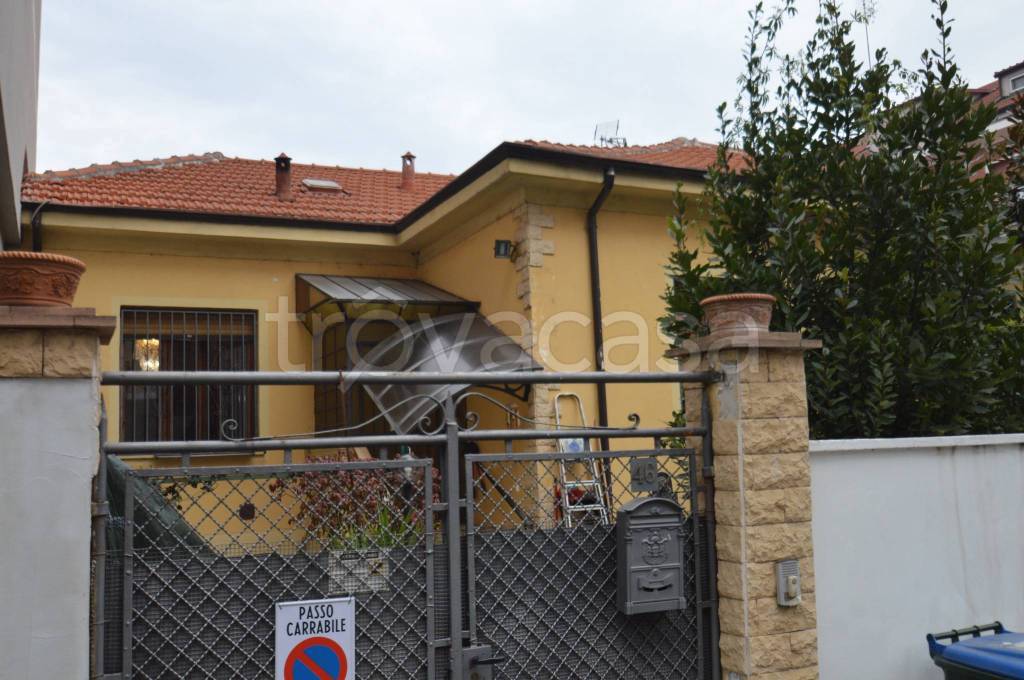 casa indipendente in vendita a Torino in zona Mirafiori Sud