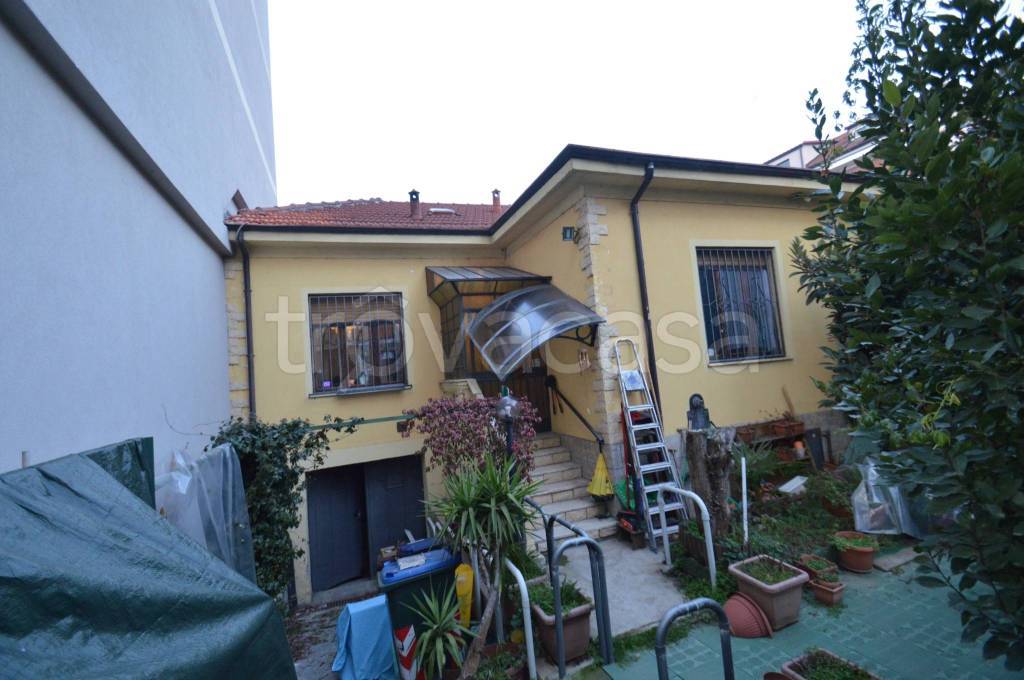 casa indipendente in vendita a Torino in zona Mirafiori Sud