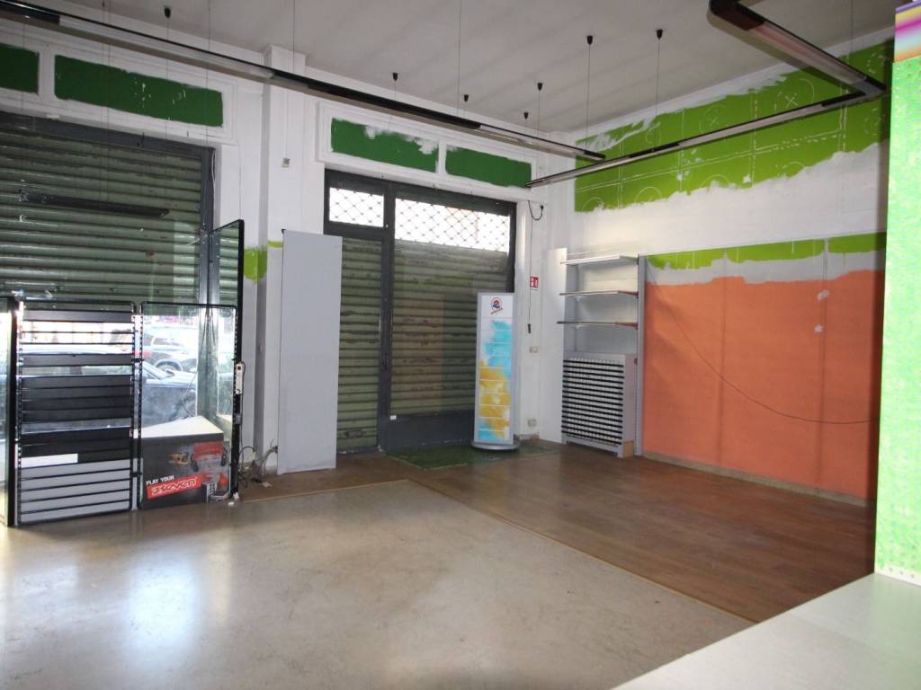 negozio in vendita a Torino in zona Pozzo Strada