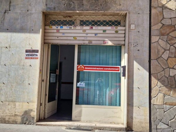 negozio in vendita a Torino in zona Rebaudengo