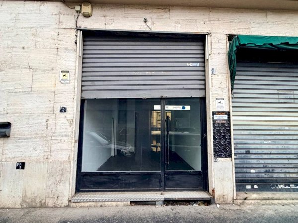 negozio in vendita a Torino in zona Borgo San Paolo