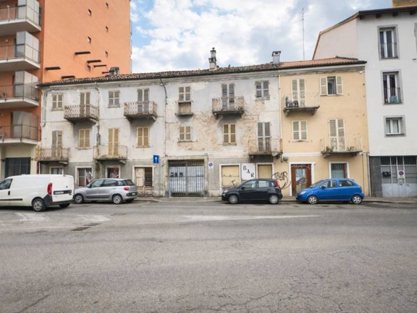 intera palazzina in vendita a Torino in zona Barriera di Milano