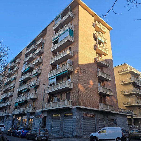 appartamento in vendita a Torino in zona Borgata Vittoria