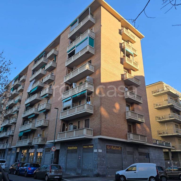 appartamento in vendita a Torino in zona Borgata Vittoria