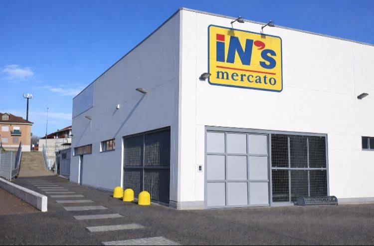 negozio in vendita a Torino in zona Bertolla