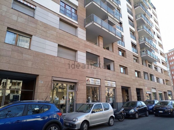 negozio in vendita a Torino in zona Cit Turin