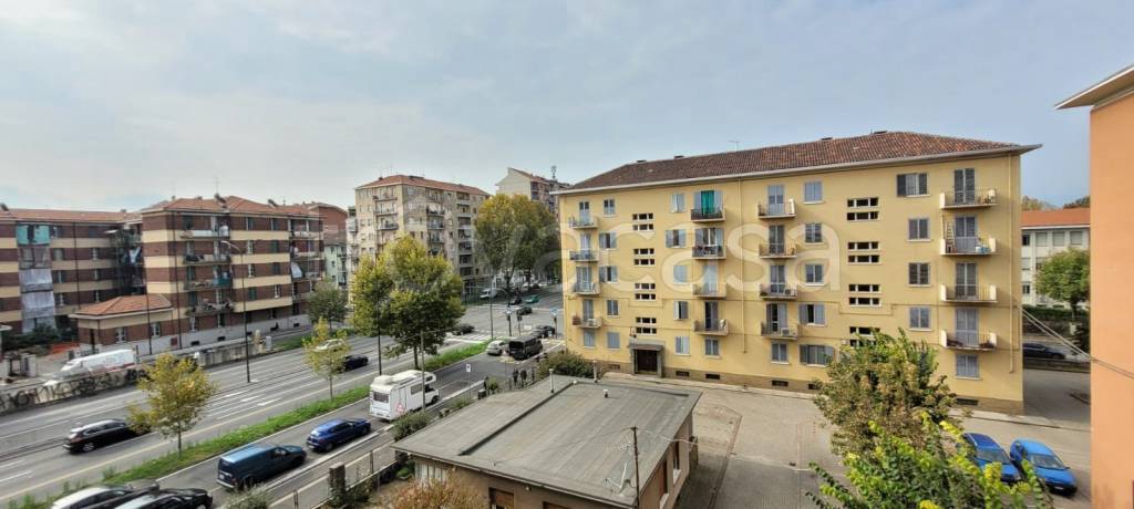 appartamento in vendita a Torino in zona Borgata Vittoria