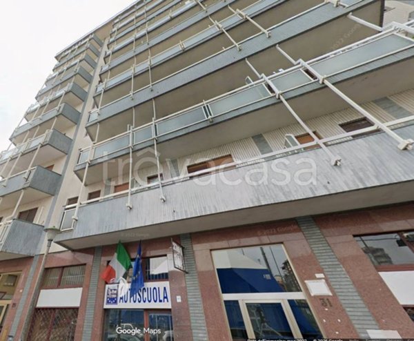 negozio in vendita a Torino in zona Mirafiori Nord