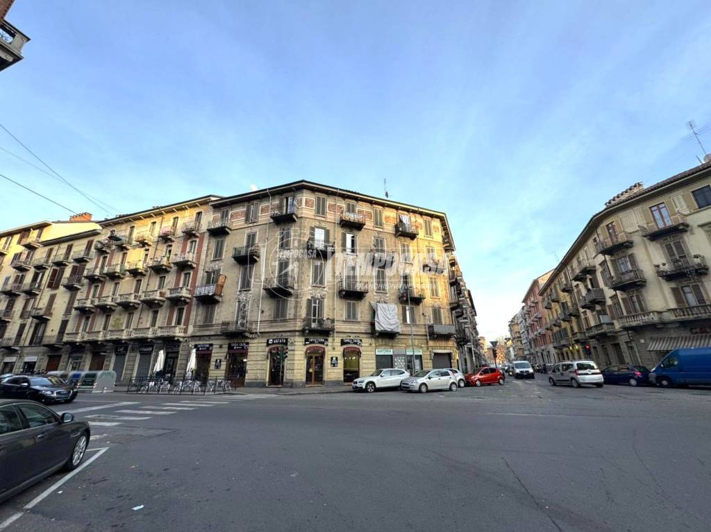 locale commerciale in vendita a Torino in zona Barriera di Milano