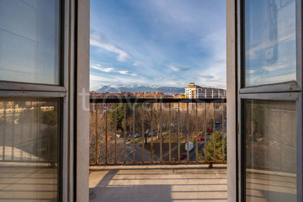 appartamento in vendita a Torino in zona Pozzo Strada