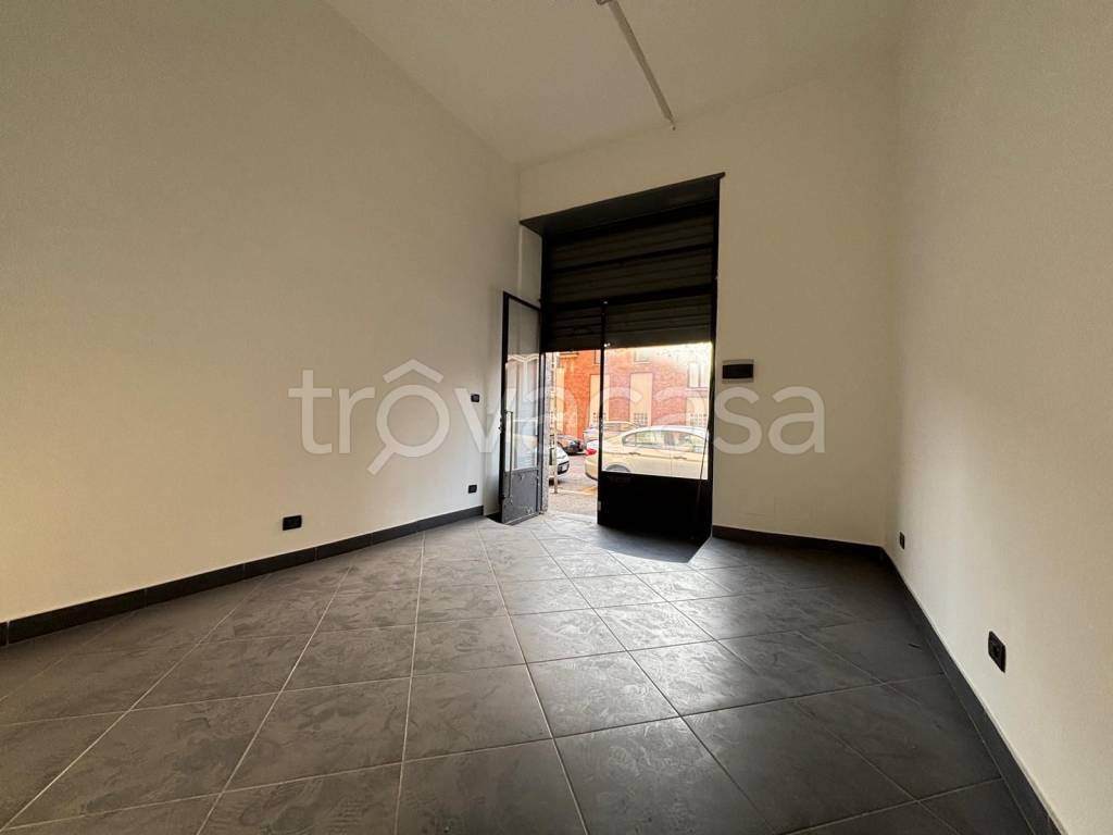 negozio in vendita a Torino in zona Lingotto