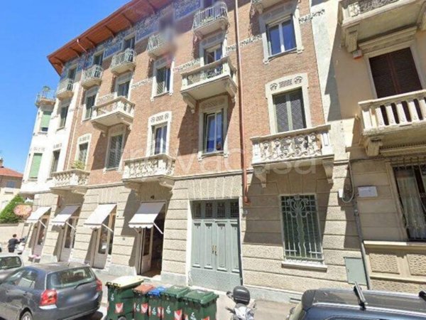 negozio in vendita a Torino in zona Madonna del Pilone