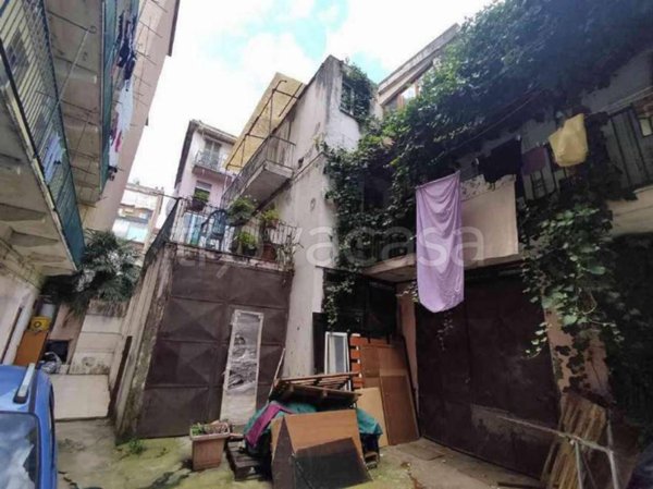 locale commerciale in vendita a Torino in zona Aurora