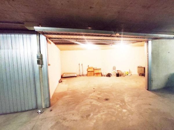 negozio in vendita a Torino in zona Mirafiori Sud