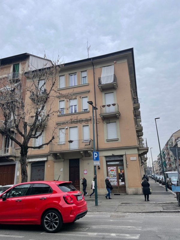 appartamento in vendita a Torino in zona Borgata Vittoria