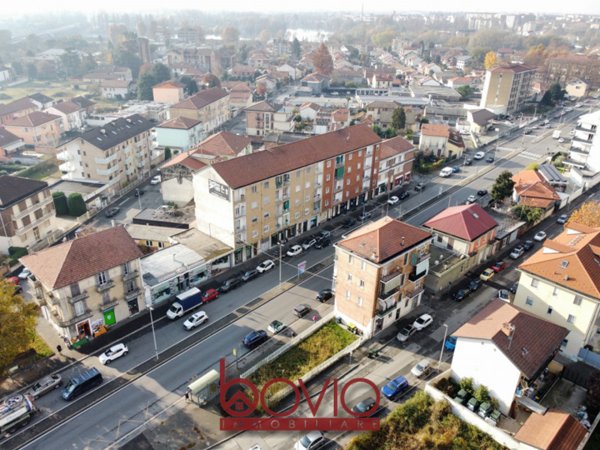 negozio in vendita a Torino in zona Barca