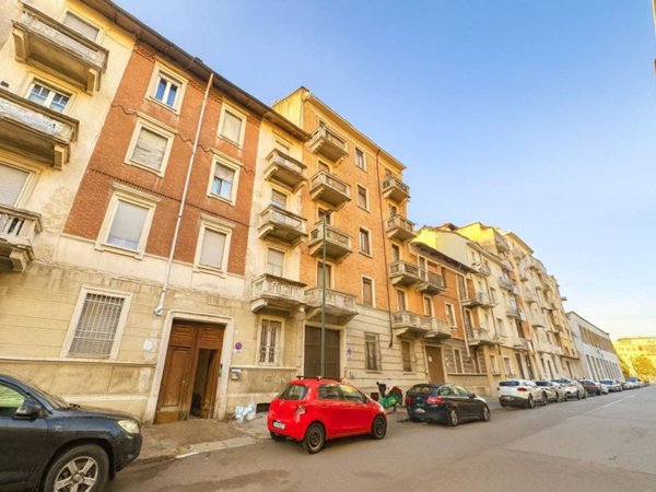 locale commerciale in vendita a Torino in zona Borgo San Paolo
