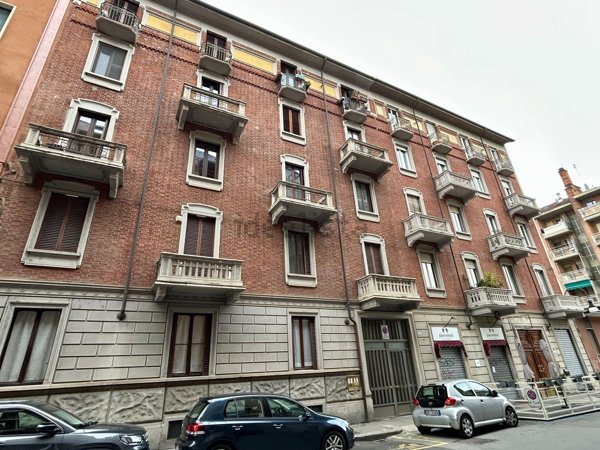 appartamento in vendita a Torino in zona Cit Turin