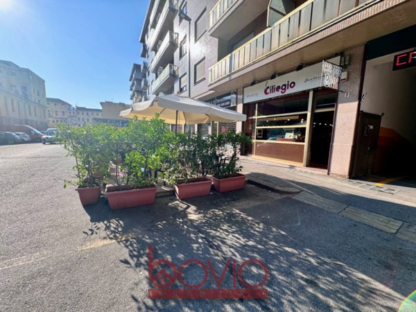 negozio in vendita a Torino in zona Lingotto