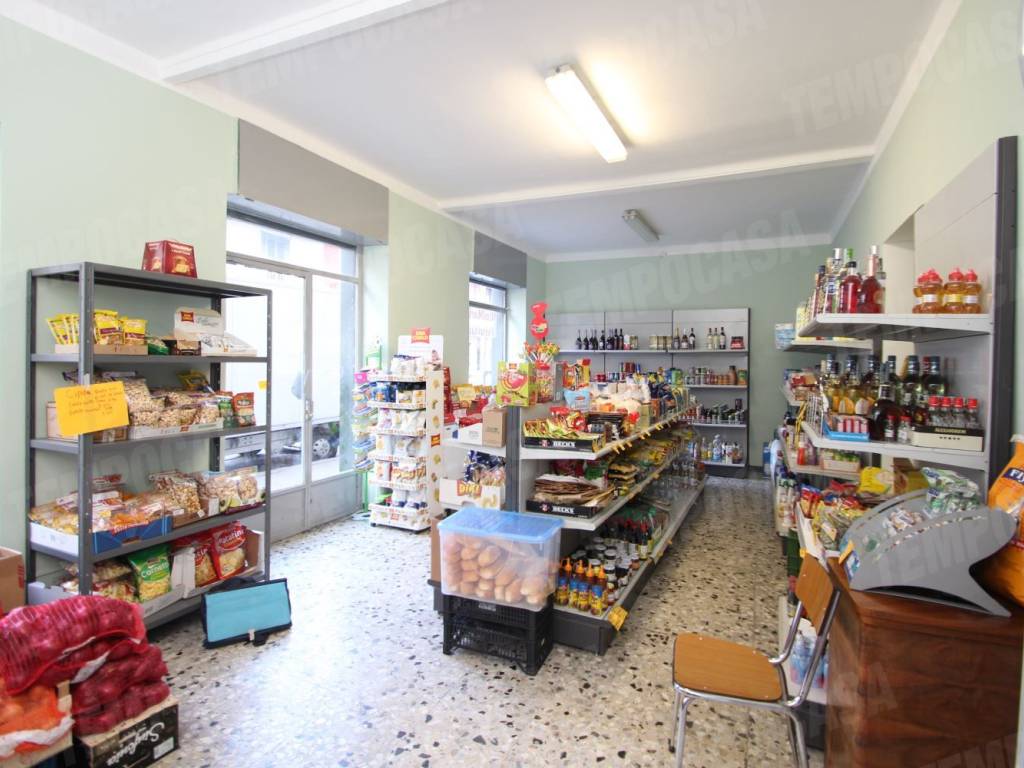 negozio in vendita a Torino in zona Rebaudengo