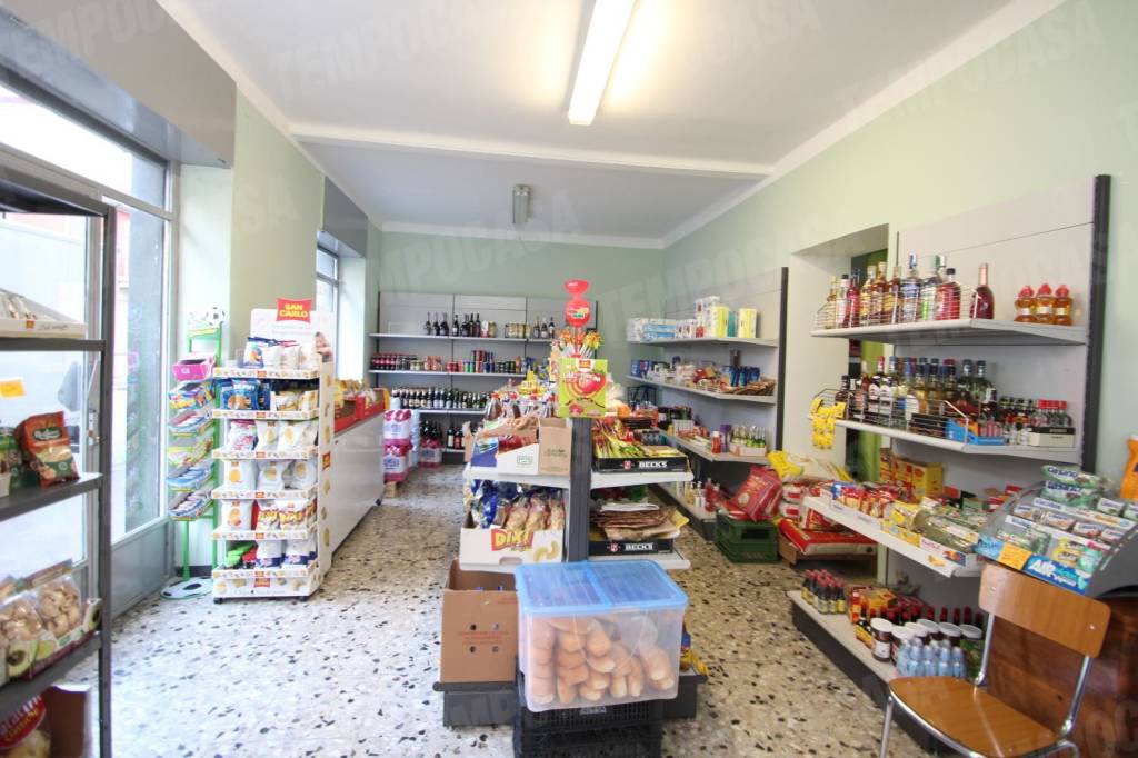 negozio in vendita a Torino in zona Rebaudengo