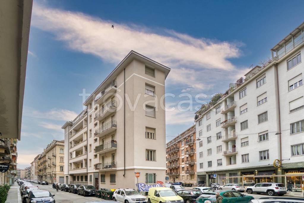 appartamento in vendita a Torino in zona Cit Turin