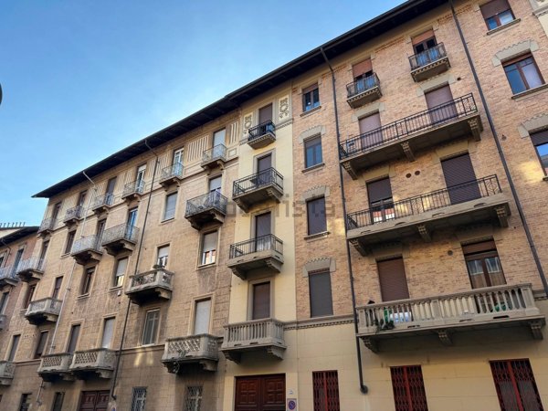 appartamento in vendita a Torino in zona Cenisia