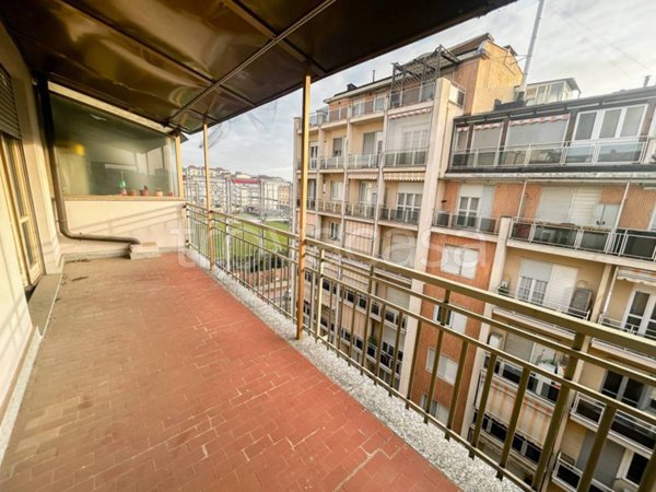 appartamento in vendita a Torino in zona Lingotto