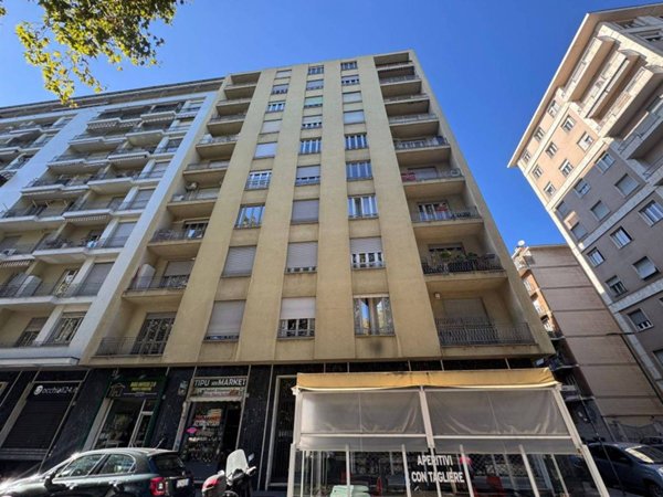 negozio in vendita a Torino in zona Santa Rita