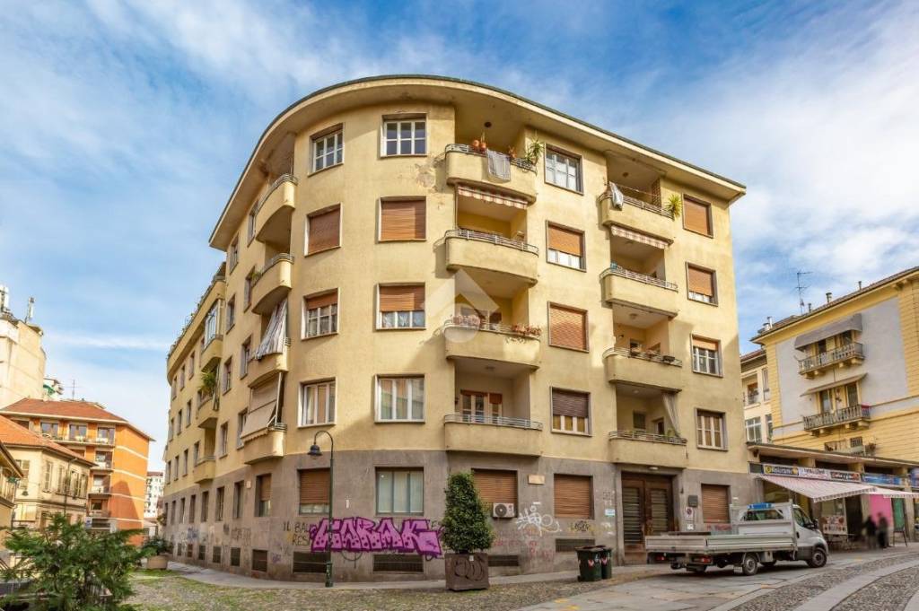 appartamento in vendita a Torino in zona Aurora