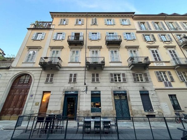 locale commerciale in vendita a Torino in zona Centro Storico