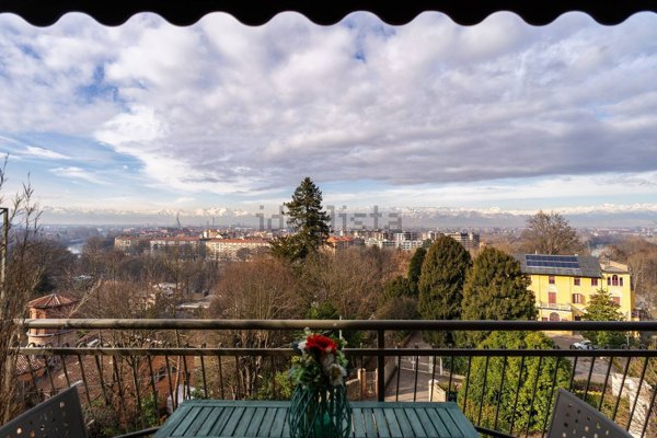casa indipendente in vendita a Torino in zona Madonna del Pilone