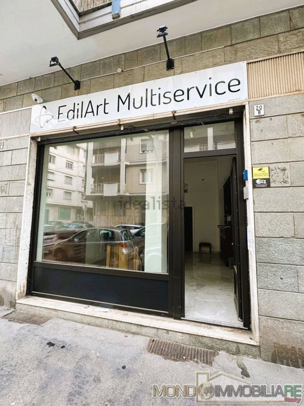 locale commerciale in vendita a Torino in zona Santa Rita
