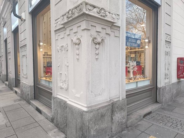 negozio in vendita a Torino in zona San Donato