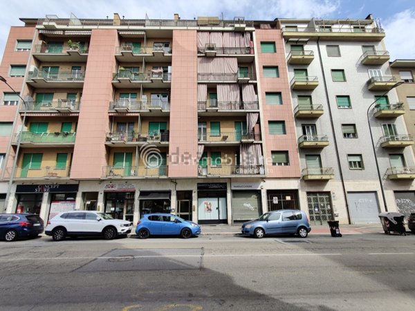 locale commerciale in vendita a Torino in zona Filadelfia