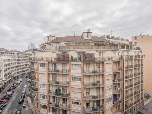 appartamento in vendita a Torino in zona Cit Turin