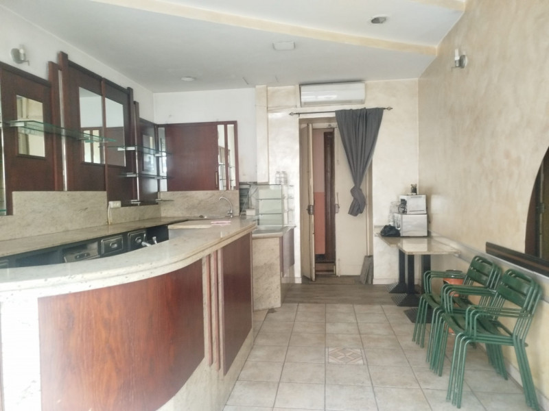 negozio in vendita a Torino in zona Cenisia