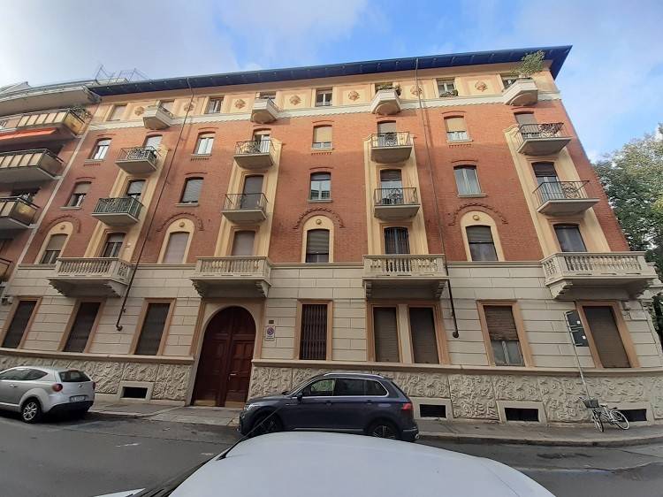 appartamento in vendita a Torino in zona Cit Turin