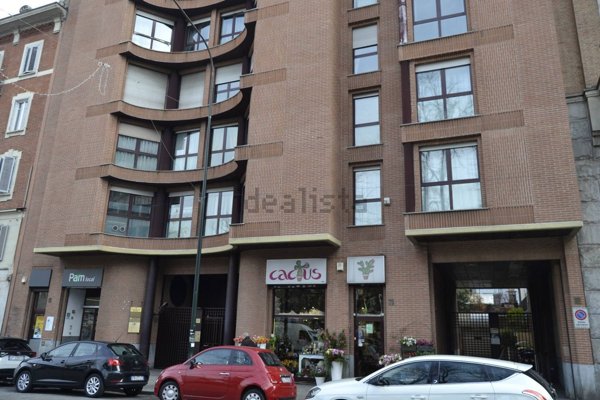 appartamento in vendita a Torino in zona Cit Turin